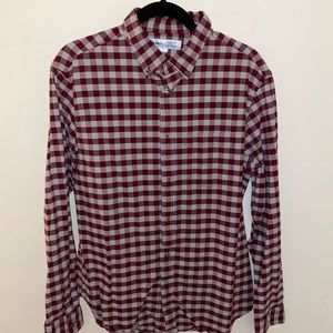 Long sleeve Old Navy checkered button down